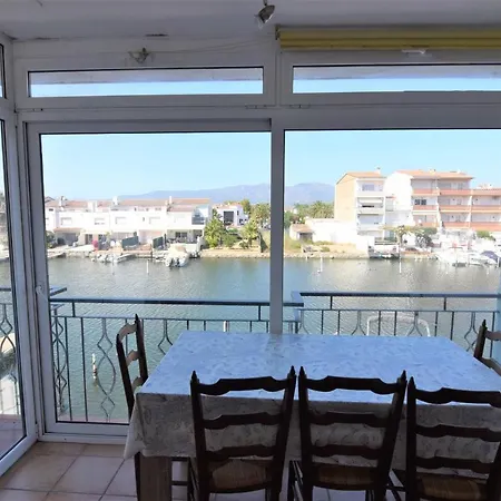 Con Vistas Canal Ref 114 Apartamento